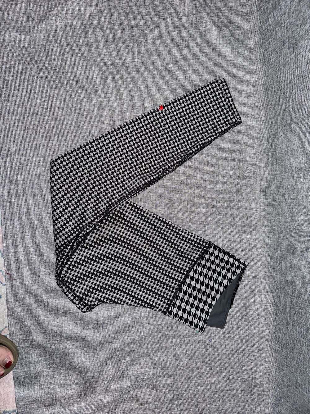 Nike One NWT Women's Black ICON CLASH Houndstooth Sports Pants, Size XLarge
